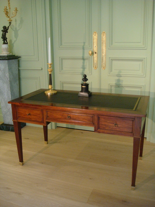 Ancien Bureau Plat En Acajou De Style Directoire Epoque Xix Eme