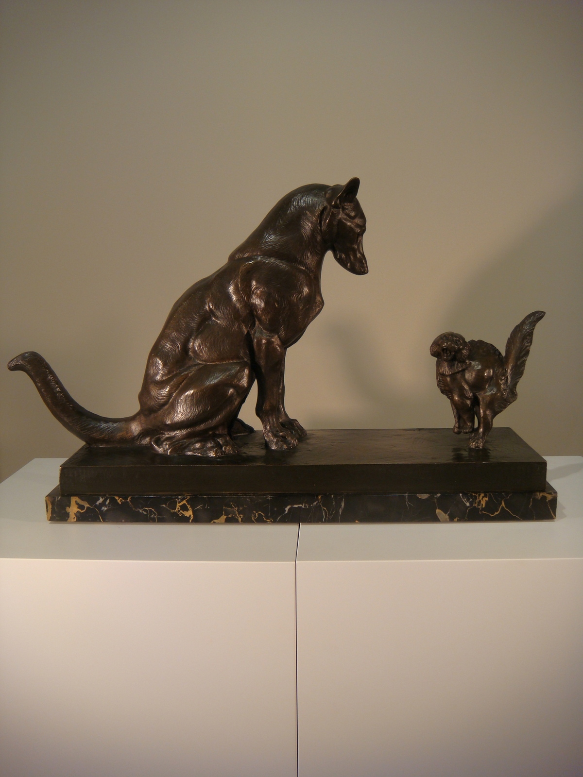 Ancien Bronze Epoque Art Deco Sculpture Entre Chien Et Chat Francisque Ancien Bronze Epoque Art Deco Sculpture Entre Chien Et Chat Francisque