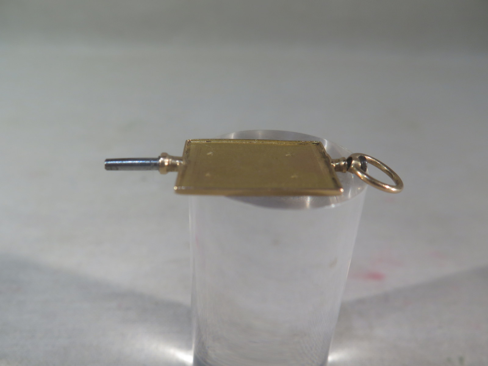 Clé De Montre Gousset Ancienne En Or 18 Carats - Aux Armes De France - Fin XVIIIe Siècle - Pièce De Collection